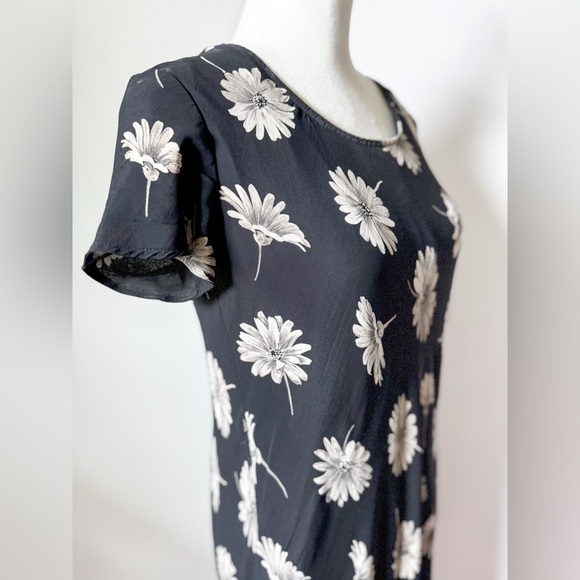 Vintage Floral Black and White Dress - Picture 5 of 6